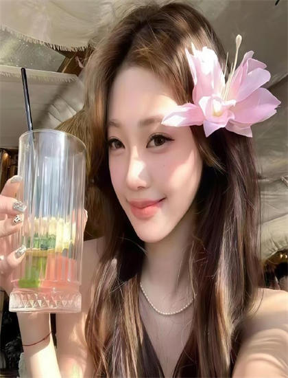 专业情色片评论：《冒牌妈咪很靠谱她似迷雾》的技术创新与艺术成就 ——深入探索情色片的艺术世界