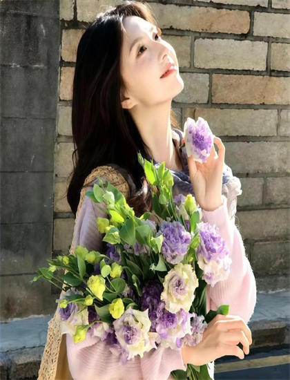 史诗级的《她乡——风一样的女子》适合什么人观看？目标观众群体分析